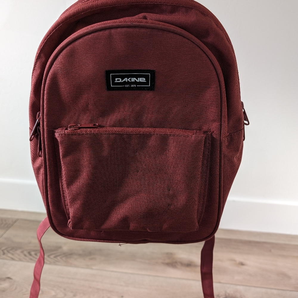 Dakine Essentials Mini Pack 7L